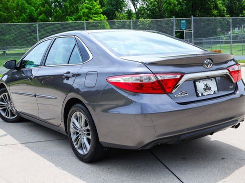 Used 2017 Toyota Camry SE w/ Protection Package (Q2) FWD image 11