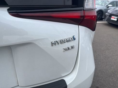 Used 2022 Toyota Prius XLE image 9