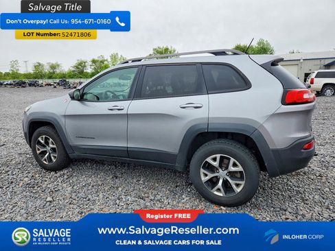 Used 2014 Jeep Cherokee Trailhawk w/ Leather Interior Group AWD/4WD image 3