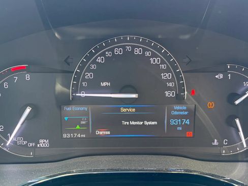 Used 2017 Cadillac XT5 Premium Luxury FWD image 9