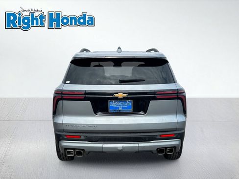 Used 2025 Chevrolet Traverse LT AWD/4WD image 10