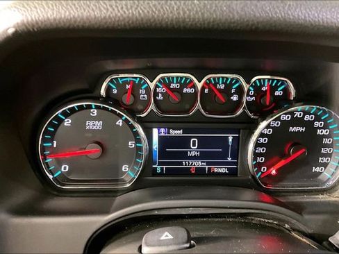Used 2018 Chevrolet Suburban LS w/ Enhanced Driver Alert Package RWD image 12