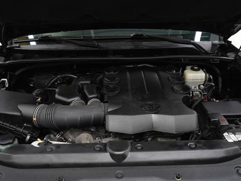 Used 2018 Toyota 4Runner SR5 Premium image 30