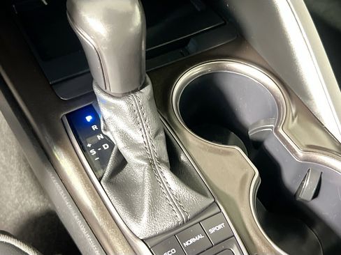Used 2024 Toyota Camry XSE FWD image 25