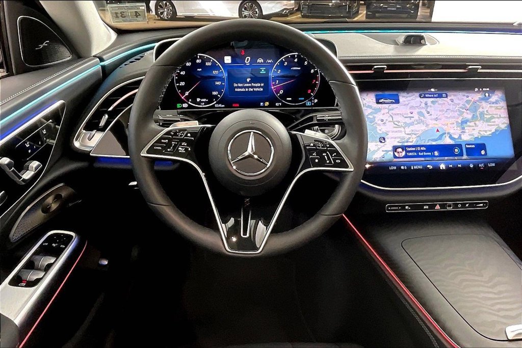 Used 2026 Mercedes-Benz E 350 4MATIC Sedan image 5