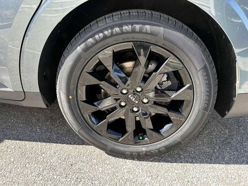 Used 2022 Kia Carnival SX image 12