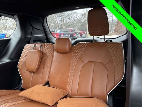 Used 2024 Chrysler Pacifica Pinnacle w/ Trailer Tow Group image 27