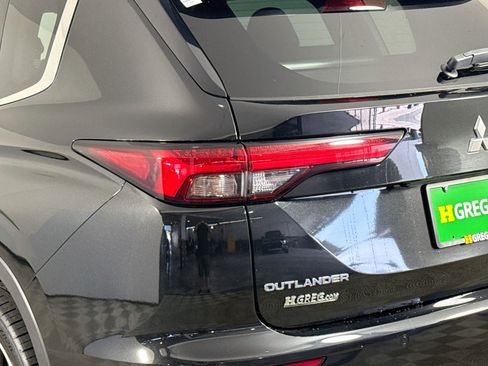 Used 2023 Mitsubishi Outlander SE Black Edition FWD image 36
