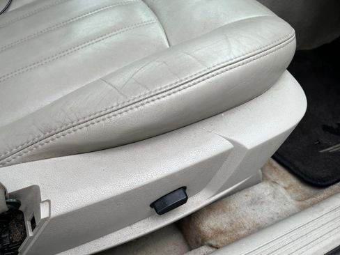 Used 2005 Chrysler 300 C w/ Navigation & Sound Group II RWD image 15