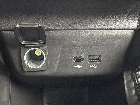 Used 2026 Chevrolet TrailBlazer LT w/ LT Cold Weather Package FWD image 28