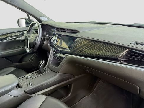 Used 2023 Cadillac XT6 Premium Luxury image 34