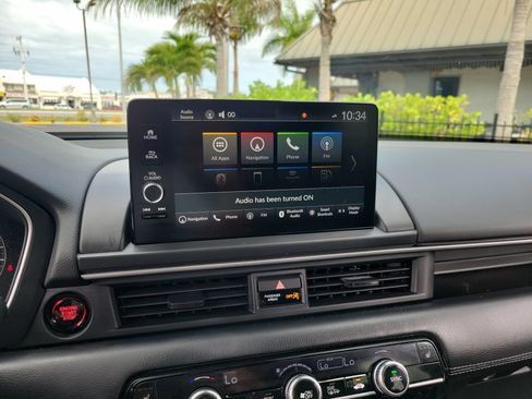 Used 2025 Honda Pilot Touring image 24