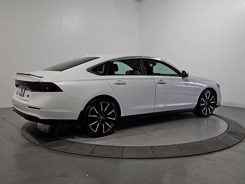 Used 2023 Honda Accord Touring image 5