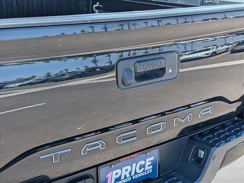 Used 2021 Toyota Tacoma TRD Off-Road w/ Technology Package RWD image 29