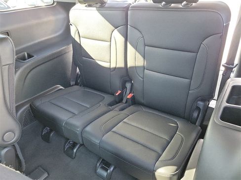 Used 2023 GMC Acadia SLT image 23