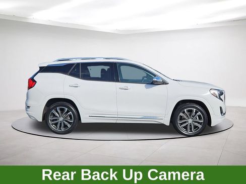 Used 2020 GMC Terrain Denali w/ Denali Premium Package AWD/4WD image 8