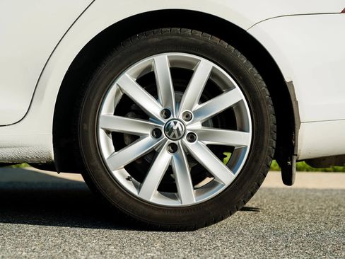 Used 2010 Volkswagen Jetta TDI FWD image 95