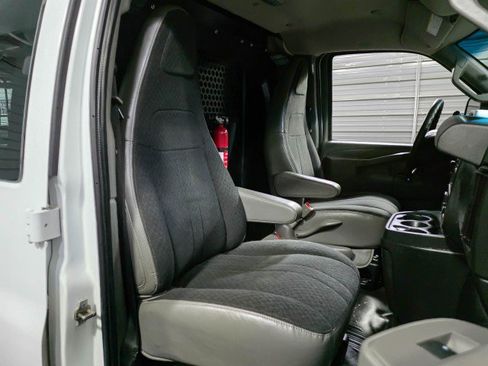 Used 2021 Chevrolet Express 2500 135''WB Low Roof 6.6L V8 Miniv w/ Driver Convenience Package image 18