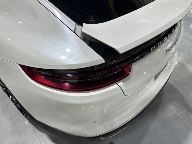 Used 2018 Porsche Panamera 4 AWD/4WD image 31