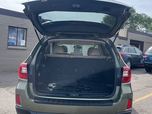 Used 2017 Subaru Outback 2.5i Limited w/ Popular Package #5 AWD/4WD image 23