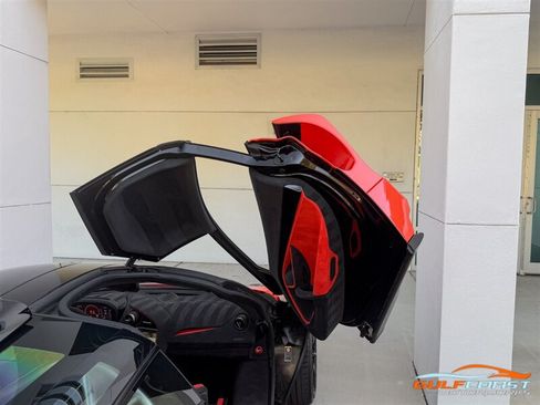 Used 2021 McLaren 765LT RWD image 32