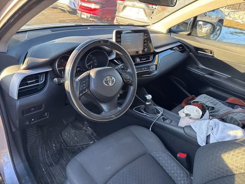 Used 2020 Toyota C-HR LE image 27