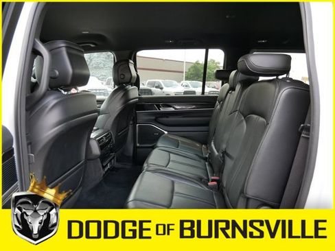 Used 2024 Jeep Wagoneer 4WD image 16
