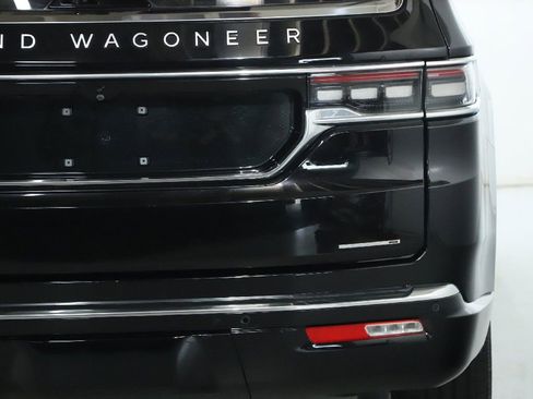 Used 2024 Jeep Grand Wagoneer Series III w/ HD Trailer Tow Package AWD/4WD image 50