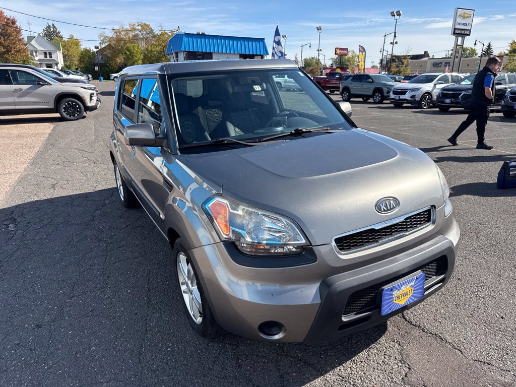 Used 2010 Kia Soul + FWD image 4