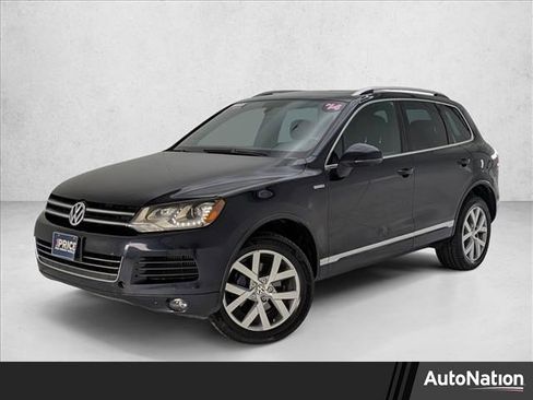 Used 2014 Volkswagen Touareg TDI image 1
