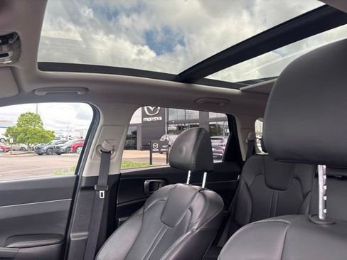 Used 2024 Kia Sorento S w/ Panoramic Sunroof Package FWD image 11