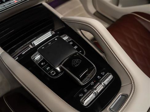 Used 2025 Mercedes-Benz Maybach GLS 600 4MATIC image 34