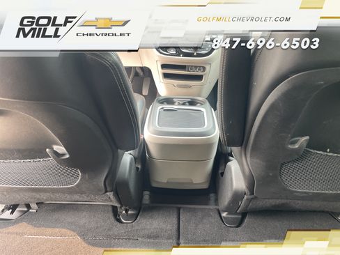Used 2023 Chrysler Pacifica Touring-L FWD image 27
