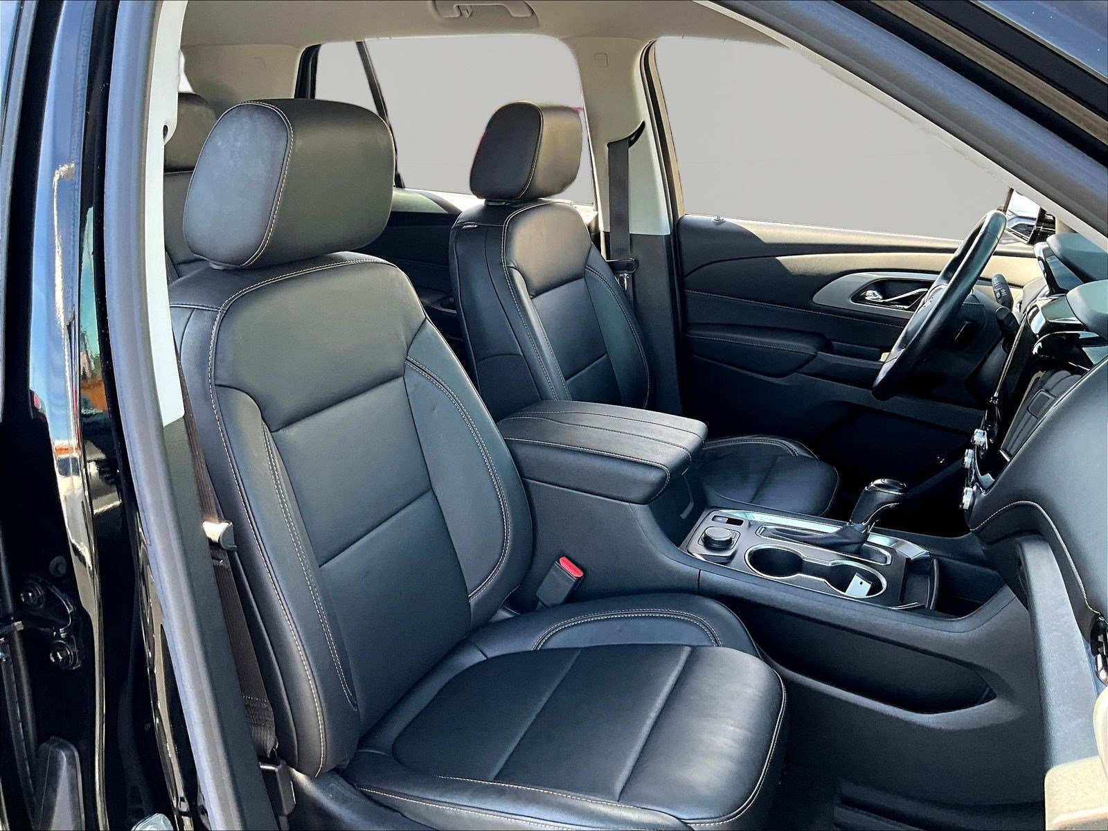 Used 2020 Chevrolet Traverse LT w/ LT Premium Package FWD image 29
