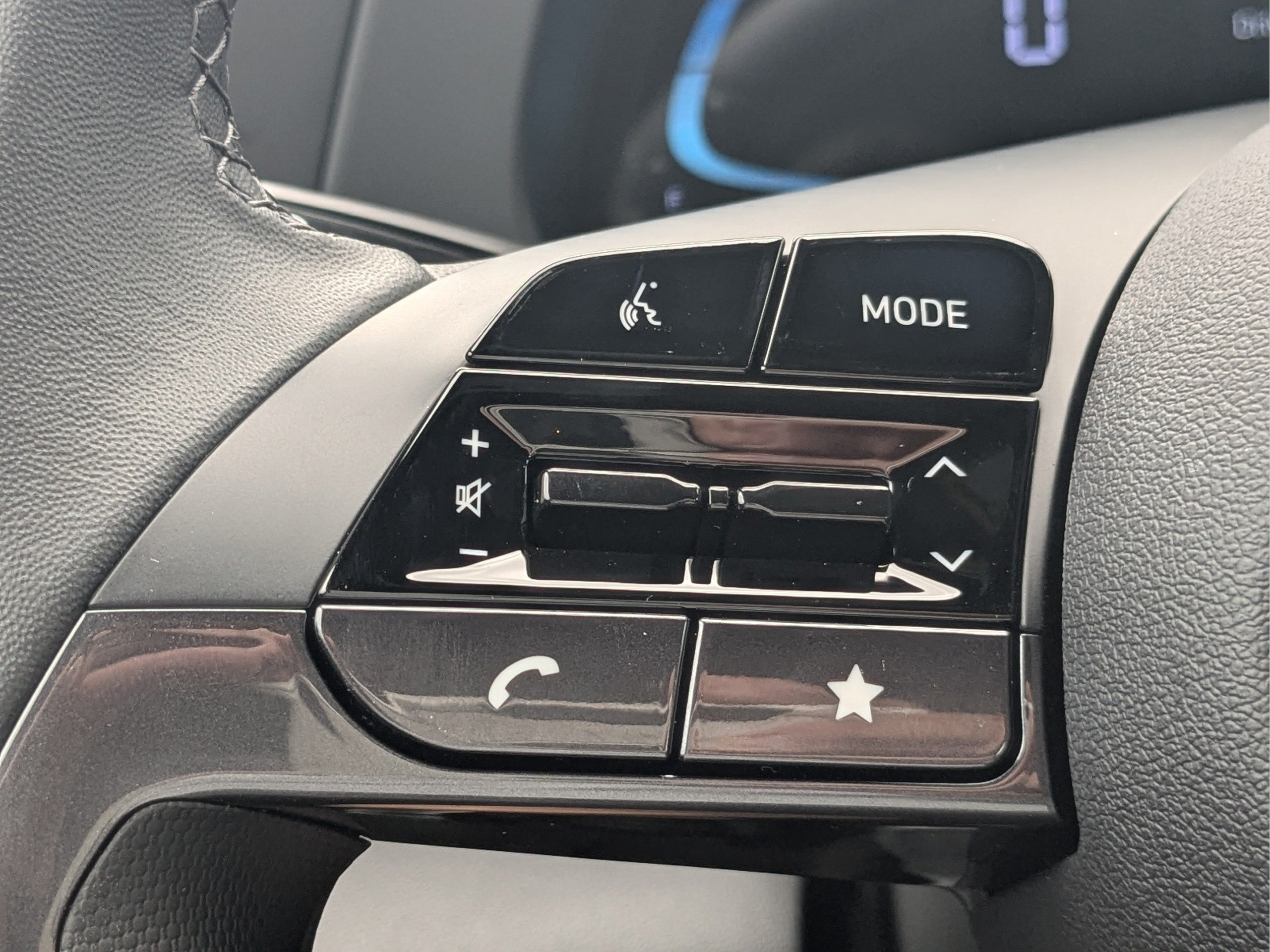 New 2026 Hyundai Elantra SEL Sport FWD image 25