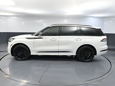 Used 2023 Lincoln Aviator Reserve w/ Equipment Group 201A image 9