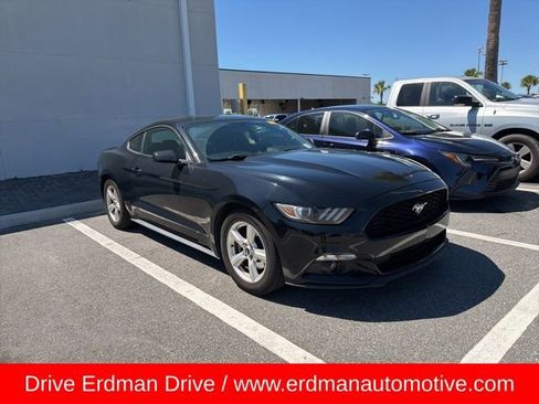 Used 2017 Ford Mustang Coupe image 1