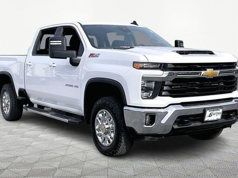 Used 2024 Chevrolet Silverado 2500 LT image 1