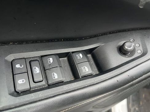 Used 2023 Jeep Grand Cherokee Limited image 13