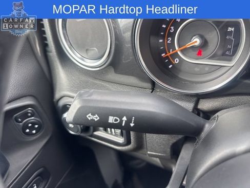 Used 2021 Jeep Wrangler Unlimited Sahara AWD/4WD image 32