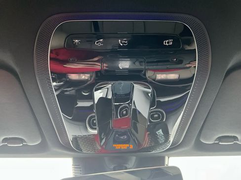 Used 2025 Mercedes-Benz GLC 350e 4MATIC image 23