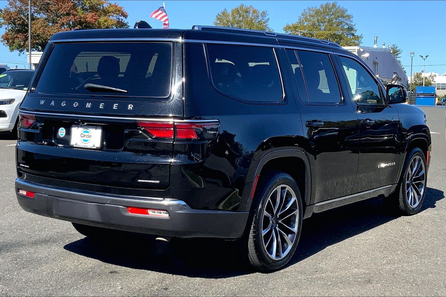Used 2022 Jeep Wagoneer Series III w/ Premium Group I AWD/4WD image 11
