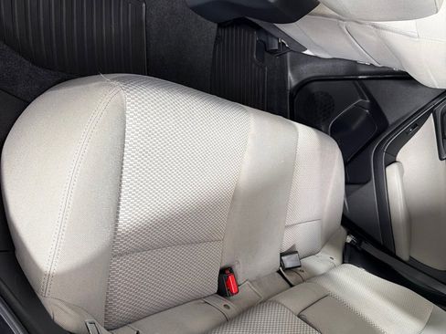 Used 2016 Subaru Forester 2.5i Premium AWD/4WD image 21