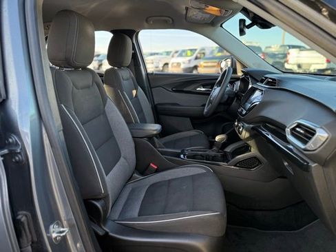 Used 2022 Chevrolet TrailBlazer LT w/ Convenience Package image 14