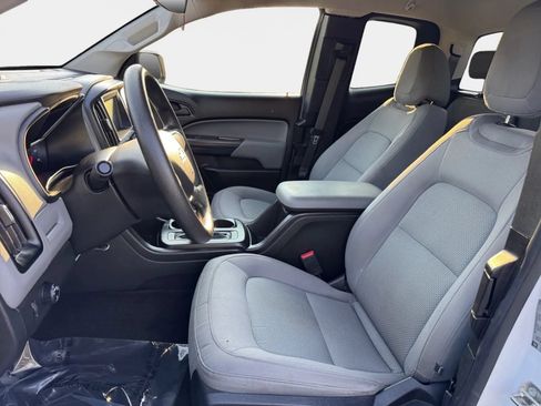 Used 2018 Chevrolet Colorado W/T w/ WT Convenience Package RWD image 9