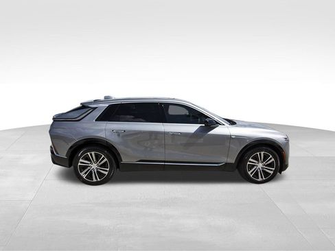 New 2027 Cadillac Lyriq Luxury AWD/4WD image 5