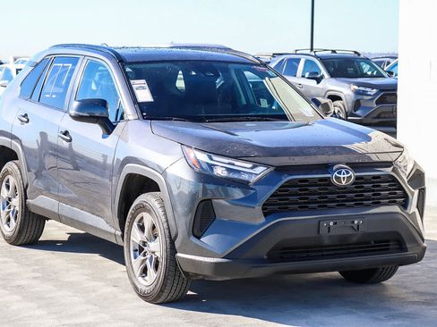 Used 2022 Toyota RAV4 XLE image 3