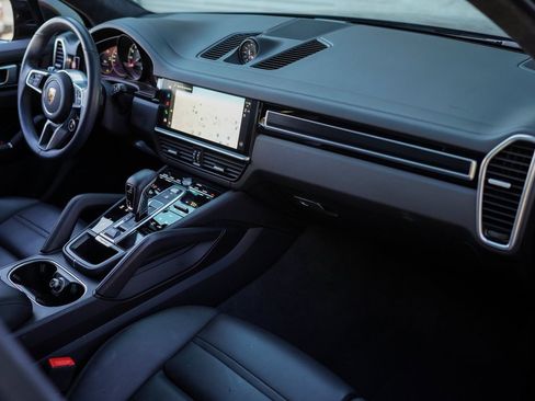 Used 2022 Porsche Cayenne GTS w/ Premium Package Plus image 22