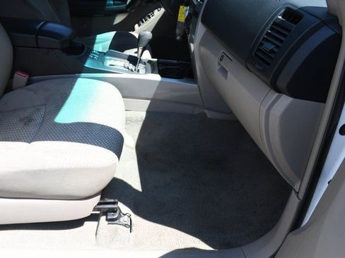 Used 2007 Toyota 4Runner SR5 AWD/4WD image 25