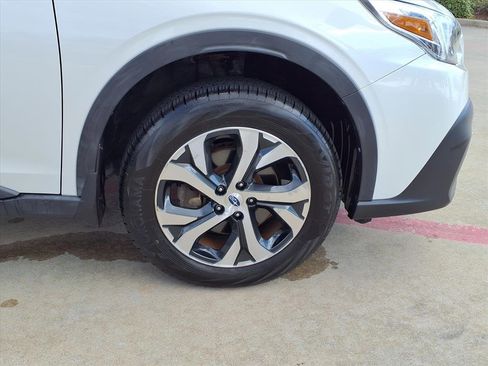 Used 2021 Subaru Outback Limited image 27